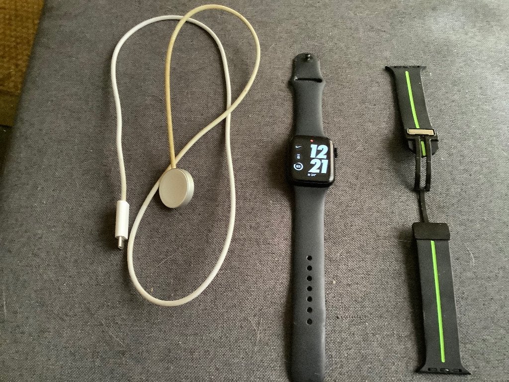 Smartwatch Apple SE3, Handtassen en Accessoires, Smartwatches, Ophalen, Zwart, Apple Watch, IOS