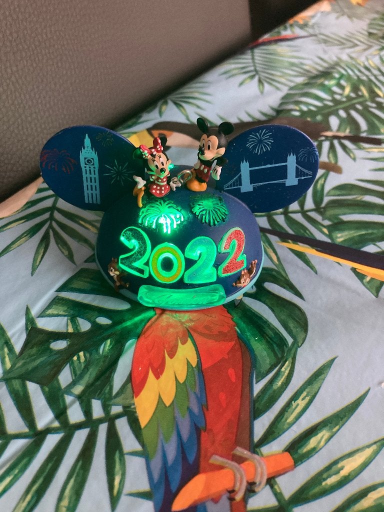 Disney ears ornament 2022 London ( met verlichting ), Verzamelen, Ophalen of Verzenden, Beeldje of Figuurtje