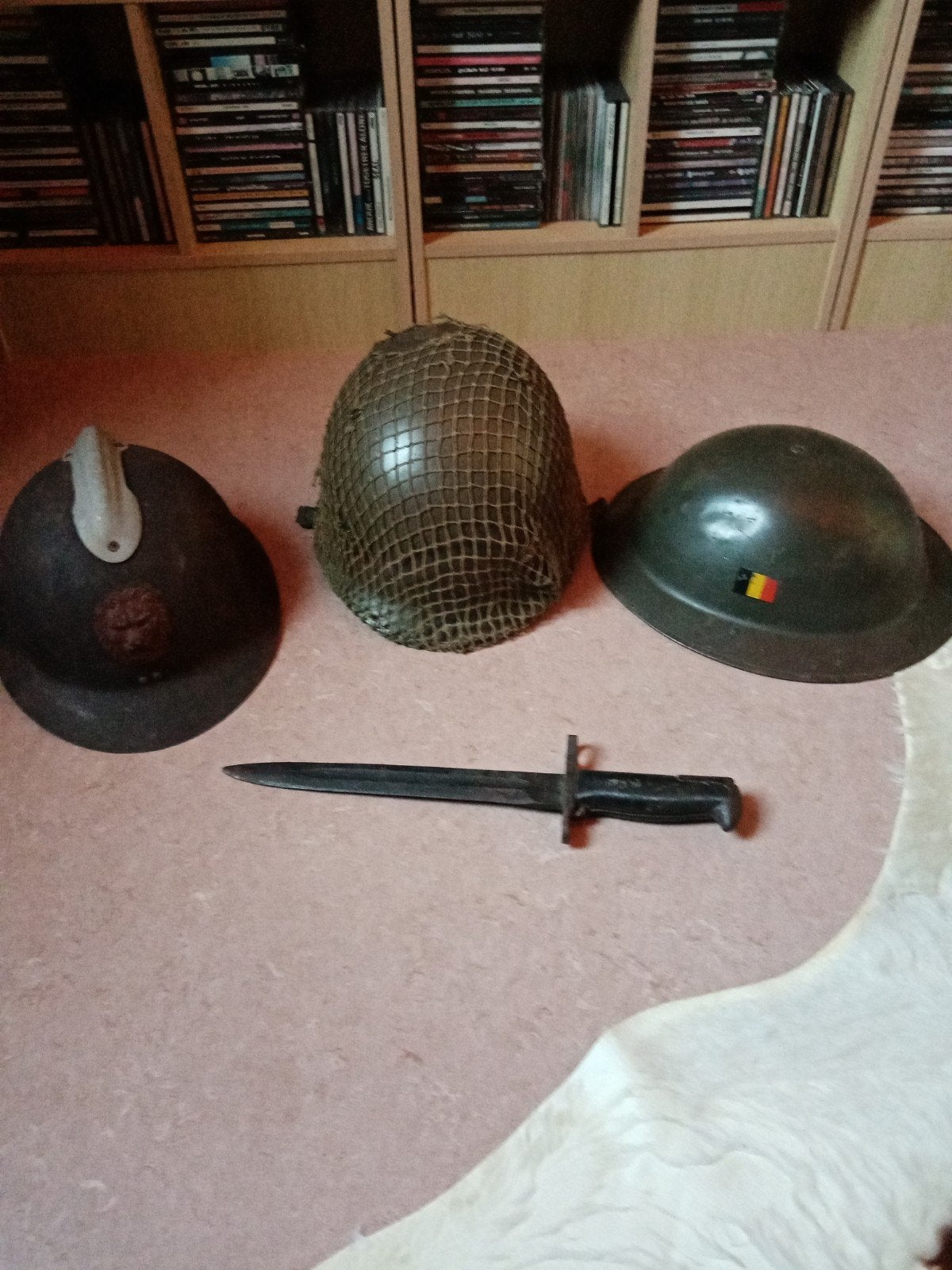 Lot helmen en bajonet, Verzamelen, Ophalen