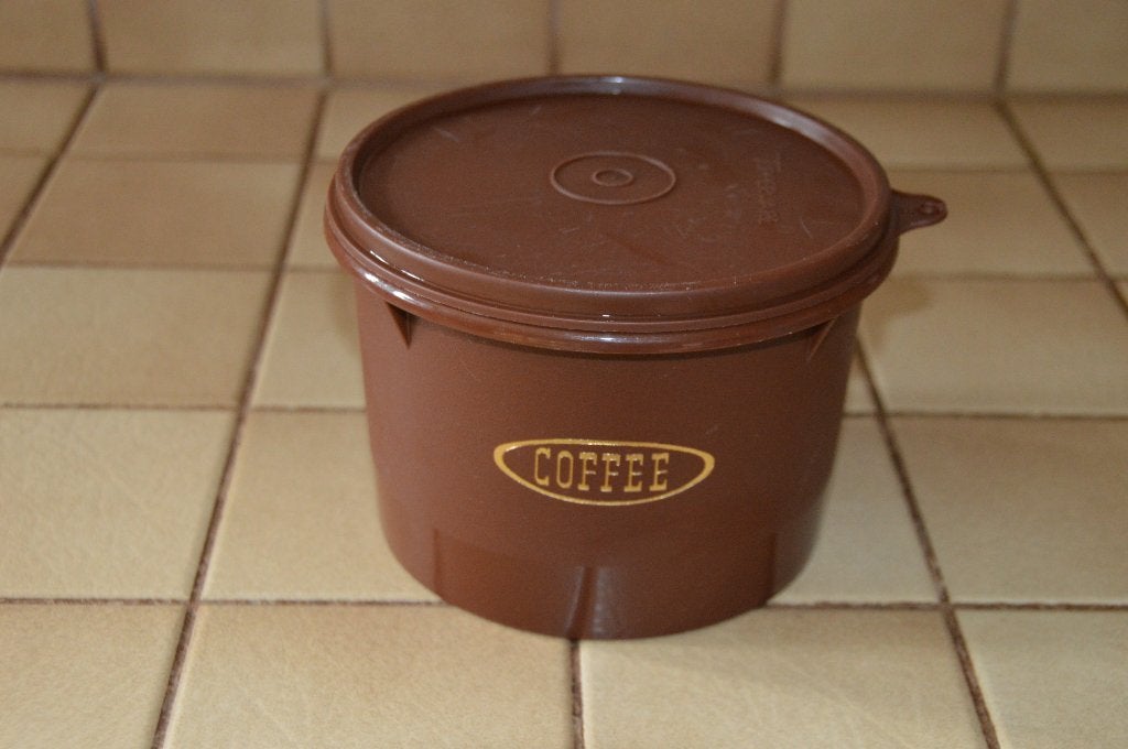 TUPPERWARE Ronde „Vintage” bruine koffiebox in zeer goede!, Ophalen of Verzenden, Bus of Trommel, Bruin, Luchtdicht