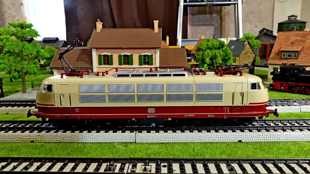 Märklin BR 103 Analogique, Hobby & Loisirs créatifs, Analogique, Courant alternatif, Comme neuf, Locomotive