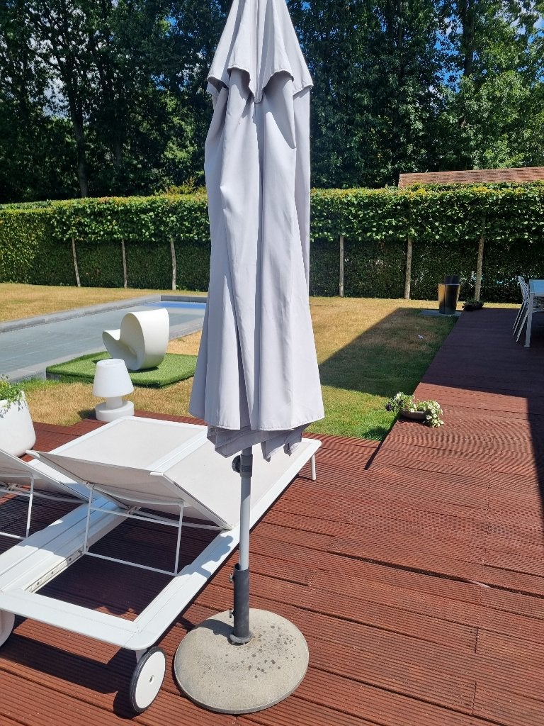 Grijze parasol met voet verstelbaar, Ophalen, 2 tot 3 meter, Stokparasol, Verstelbaar