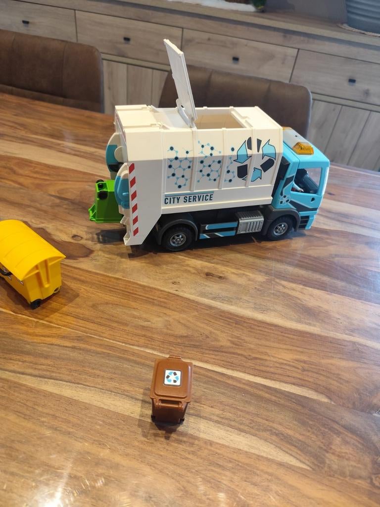 Playmobil vuilniswagen, Ophalen