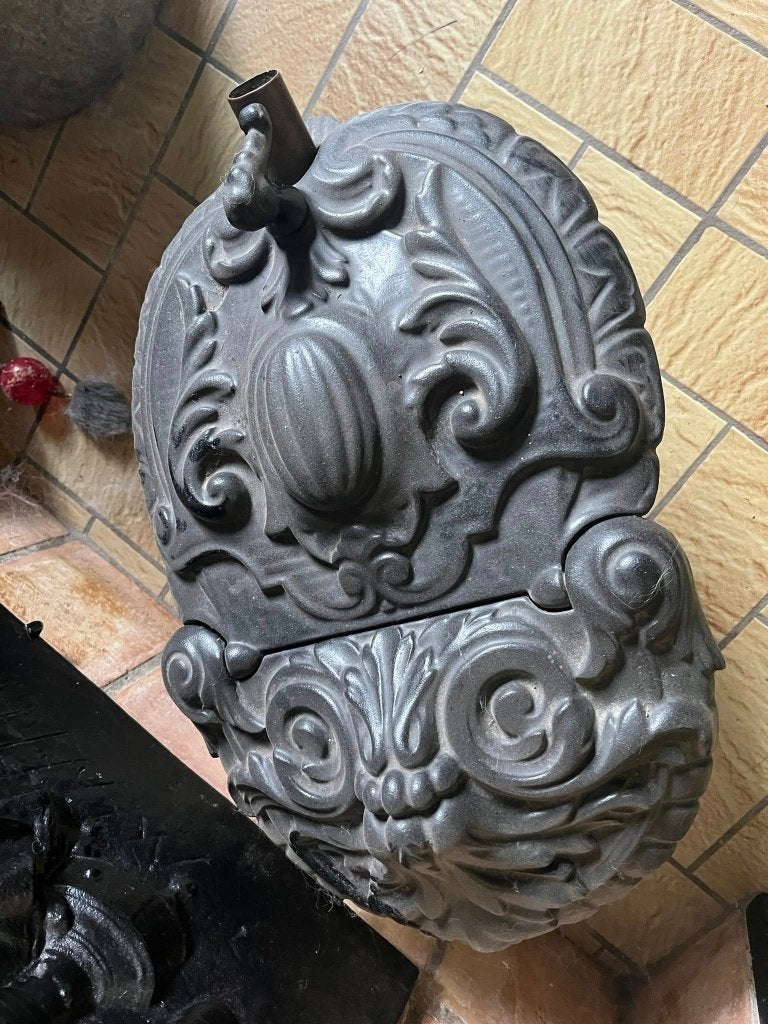Charbonnière "crapaud" + accessoire, Enlèvement