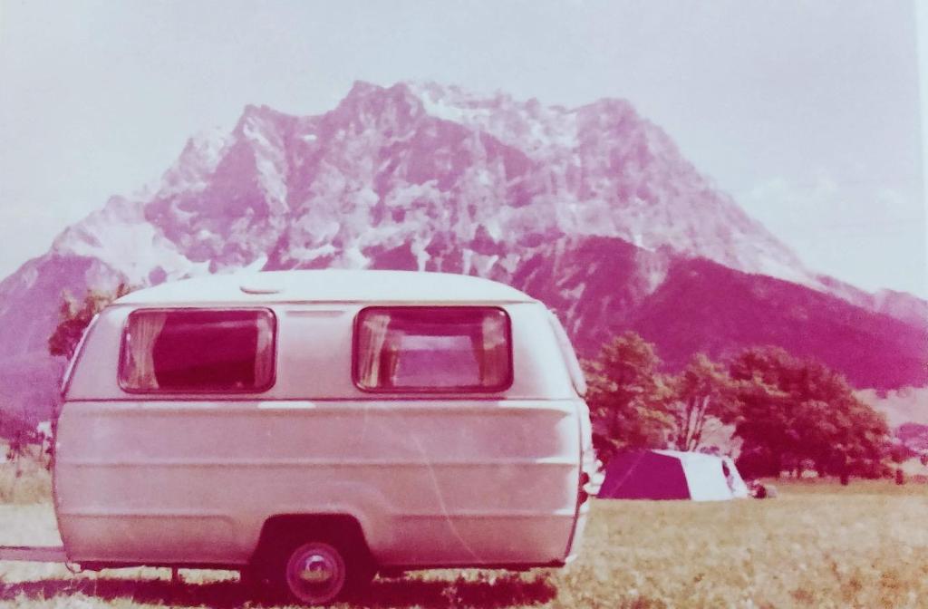 Vintage aluminium caravan BOURGEOIS B36 uit 1963, Caravans en Kamperen, Caravans, Overige merken, Standaardzit, Particulier, 500 - 750 kg