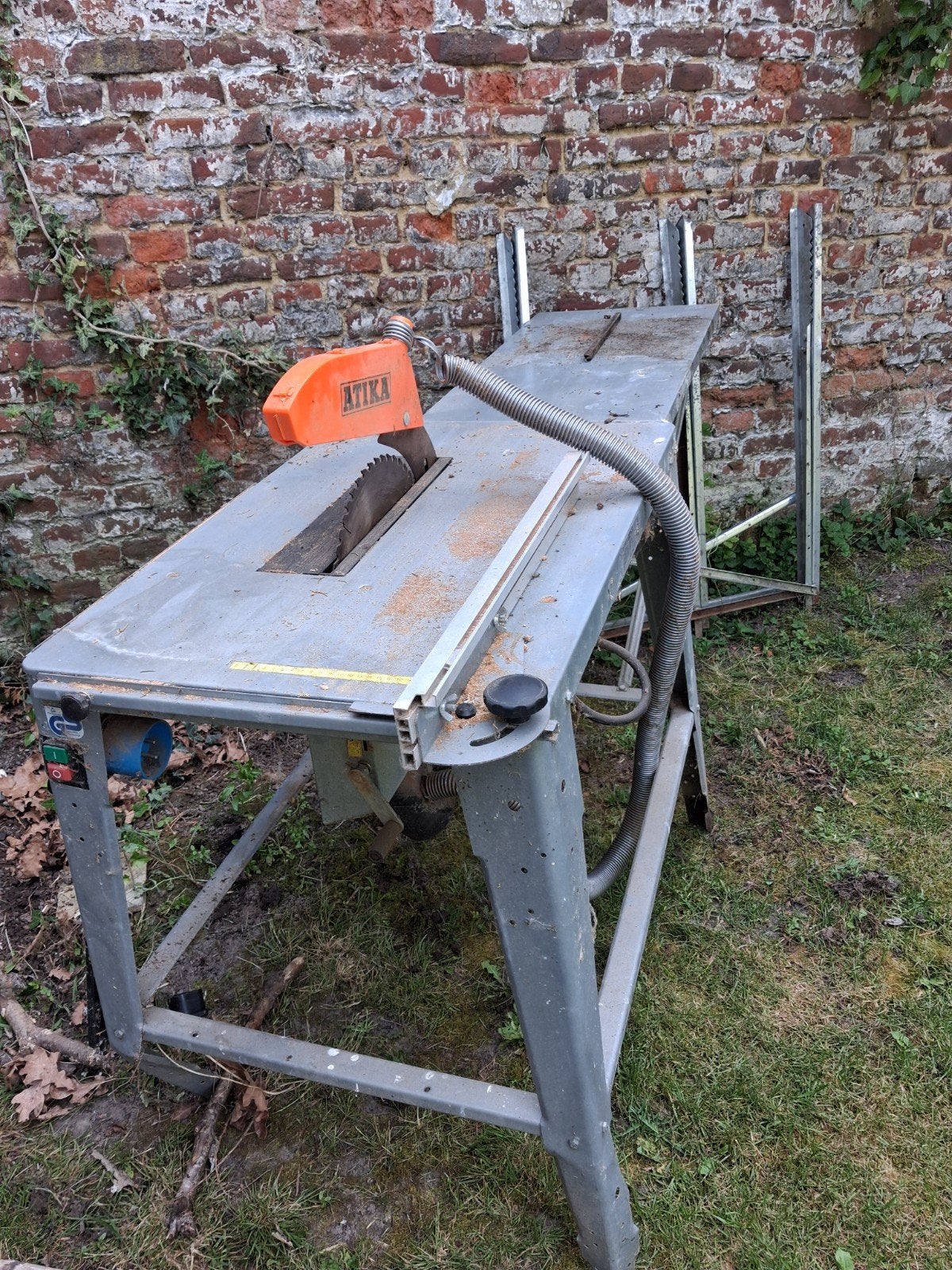 Atika zaagtafel, Doe-het-zelf en Bouw, Gereedschap | Zaagmachines, Ophalen