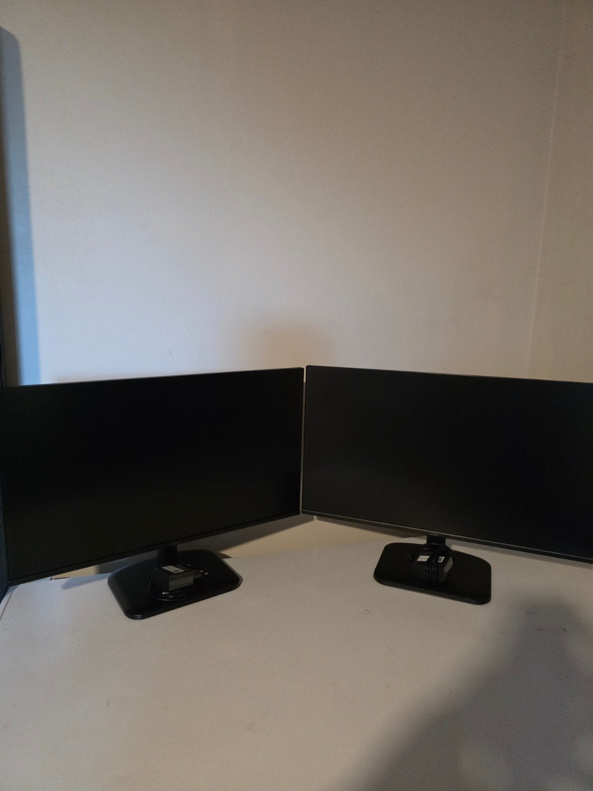 2 écrans d'ordinateur identiques avec câbles et facture, Enlèvement, HDMI