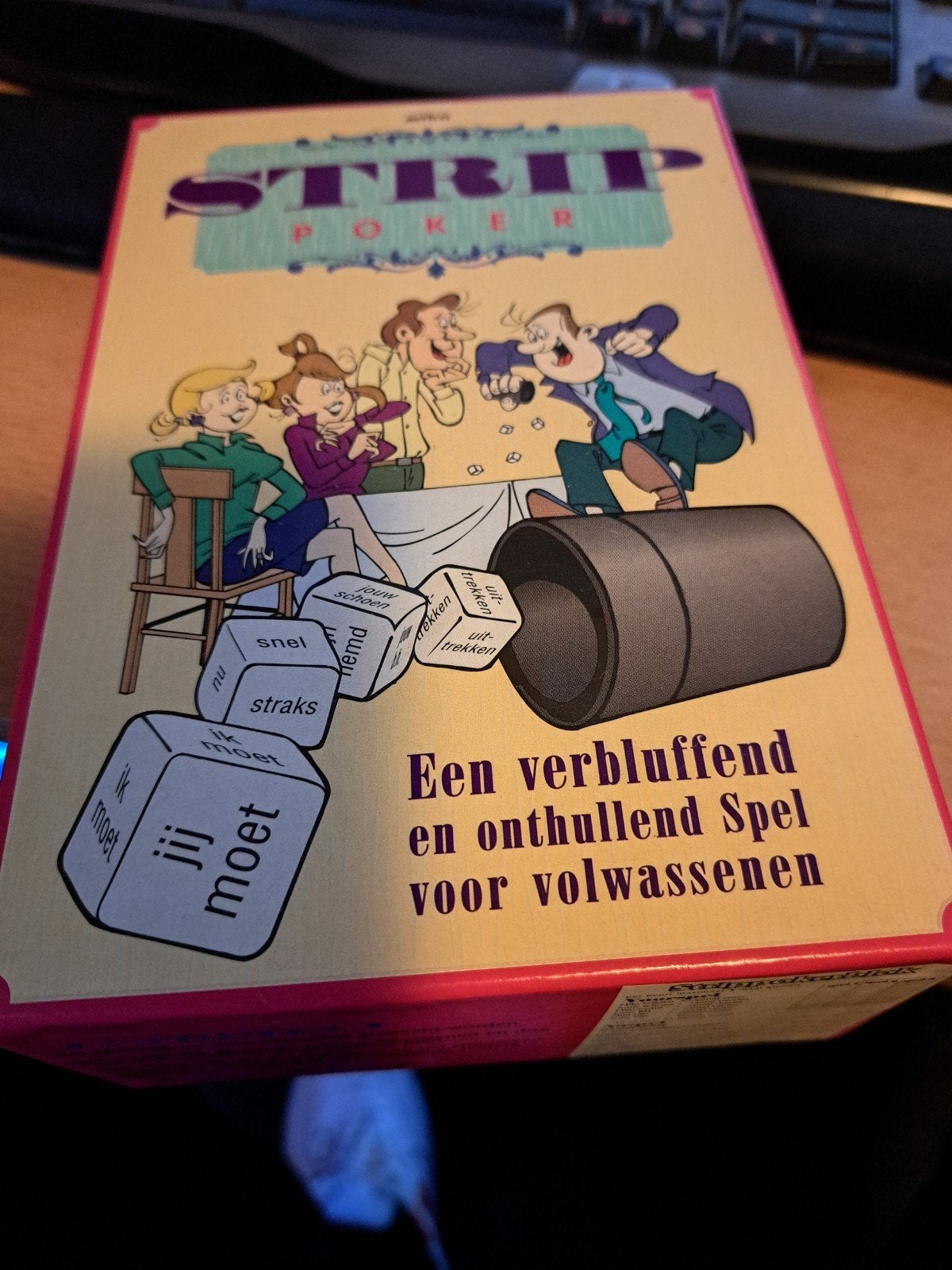 Strippoker, Vijf spelers of meer, Ophalen of Verzenden, Nieuw, Reisspel