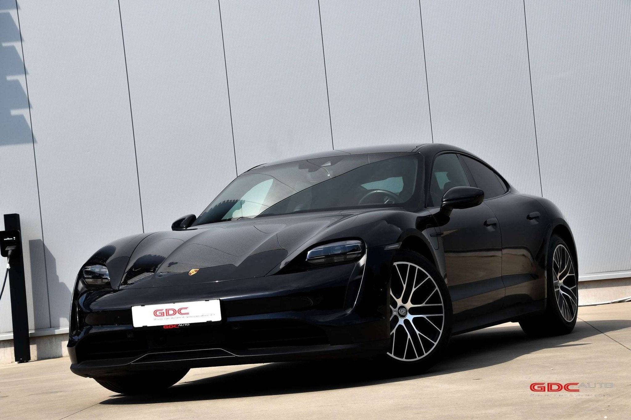 Porsche Taycan Luchtvering l Pano l Sport Chrono Plus l Adap, Autos, Porsche, Cuir, Achat, 408 ch, 4 portes