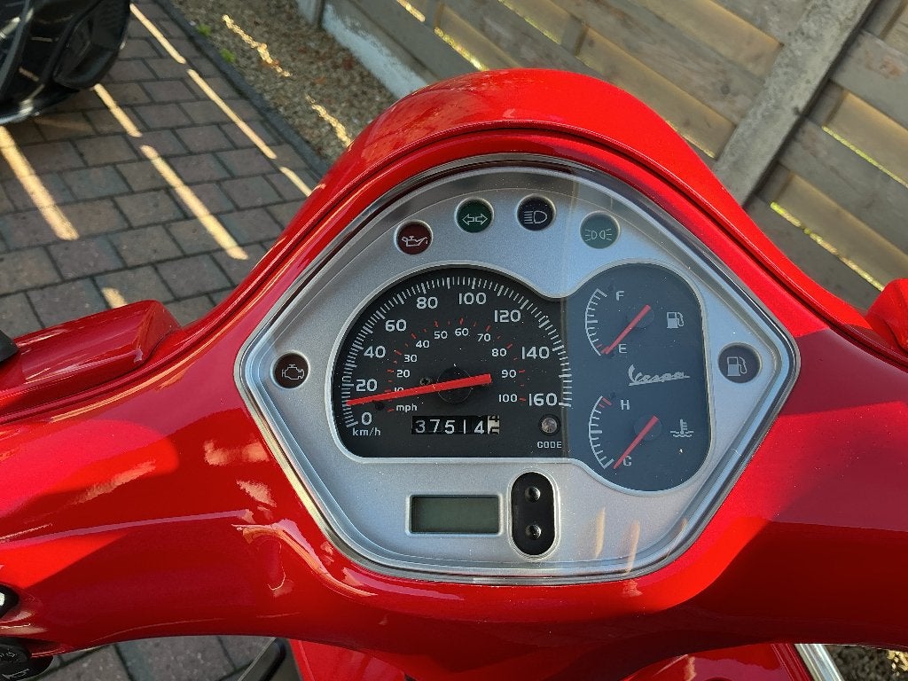 Vespa 125cc gts i.e. te koop, Motoren, Scooter, Occasion, Particulier, 125 cc