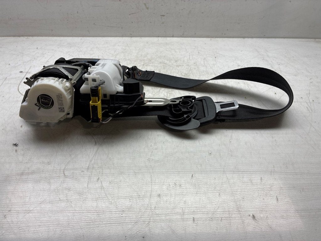 CEINTURE DE SECURITE AVANT DROIT Volkswagen Golf VII (AUA), Volkswagen, Volkswagen AG, Utilisé, Kundenbetreuung@volkswagen.de