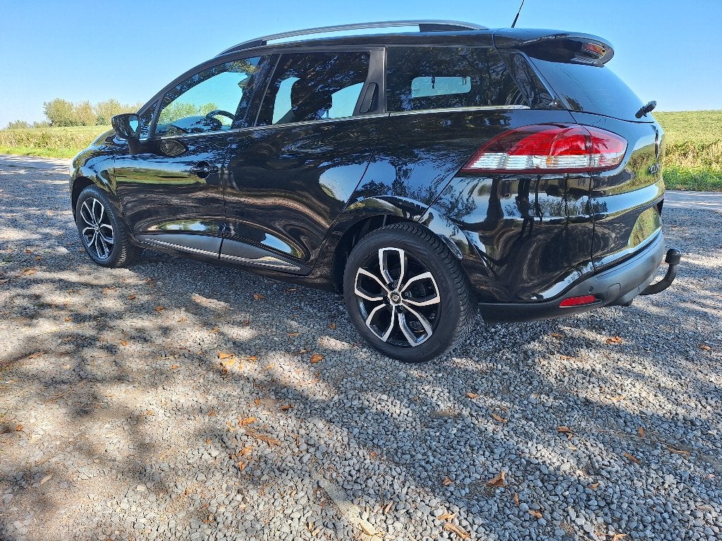 Renault Clio grandtour met garantie, Auto's, Voorwielaandrijving, Stof, Parkeersensor, Zwart