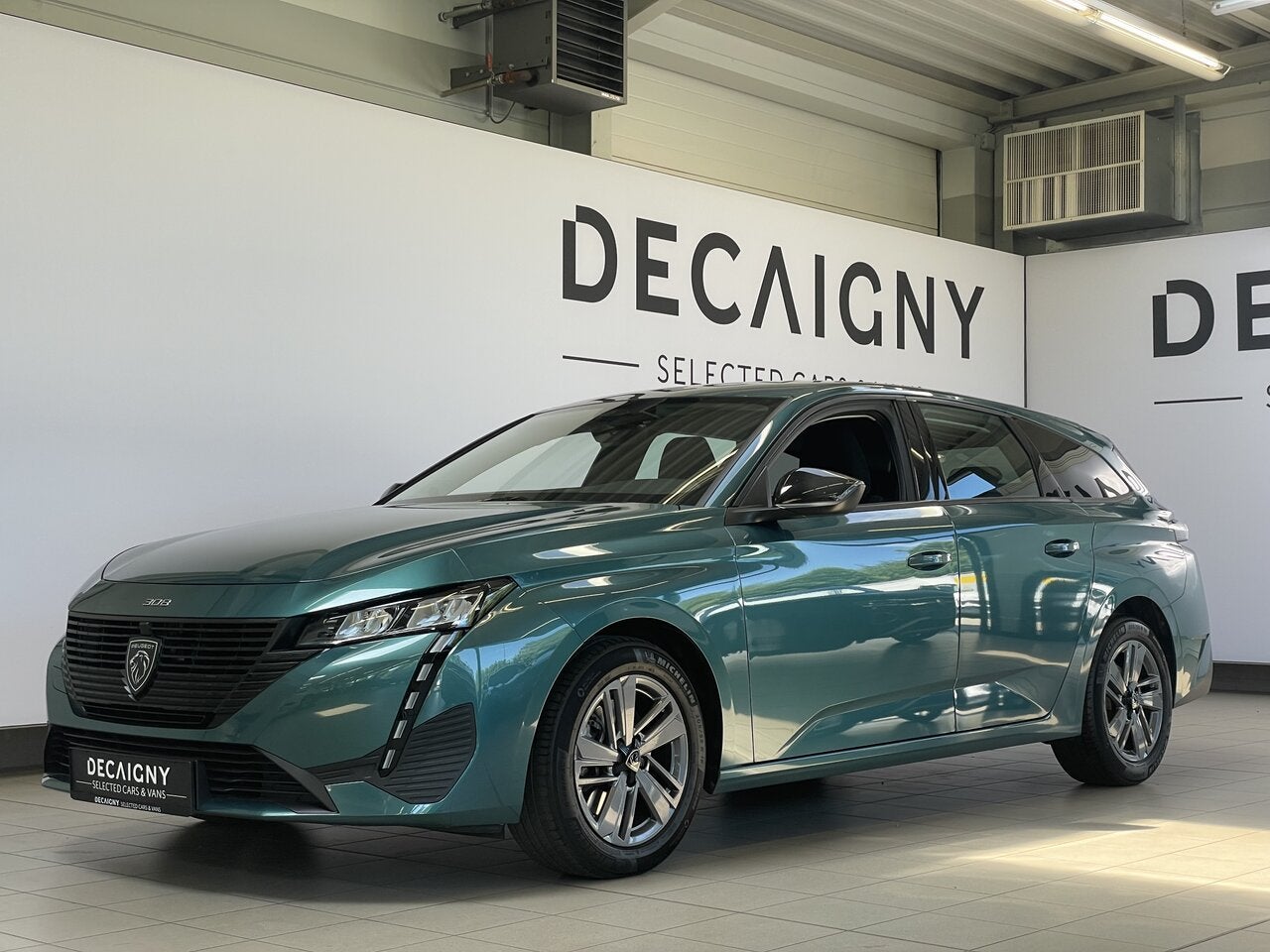 Peugeot 308 1.2T Allure Pack AT8 *Trekhaak*Carplay, USB, 1199 cc, 0 kg, Bedrijf