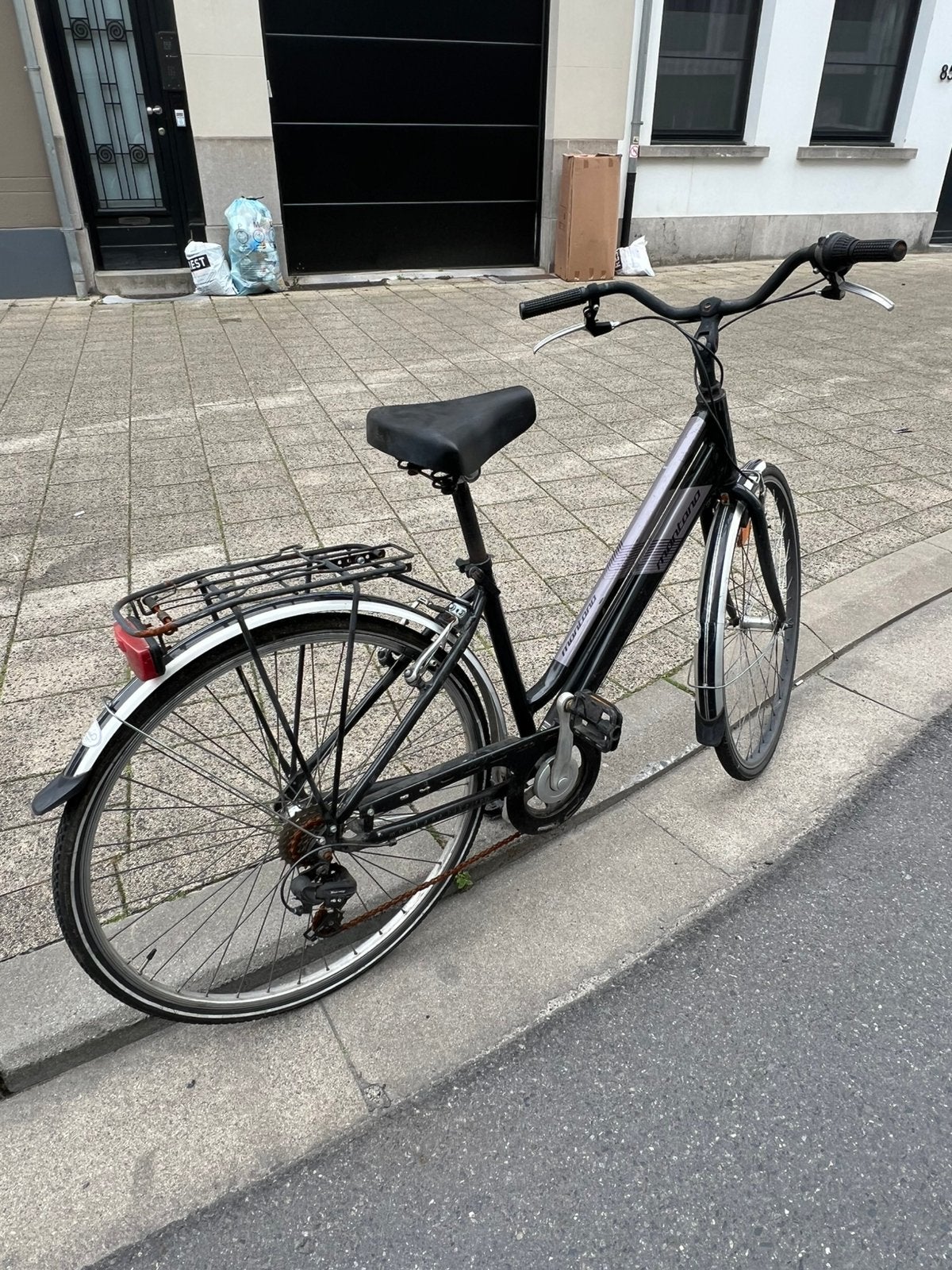 Damesfiets. Rijdt en versnellingen werken, Enlèvement, Comme neuf, Vitesses