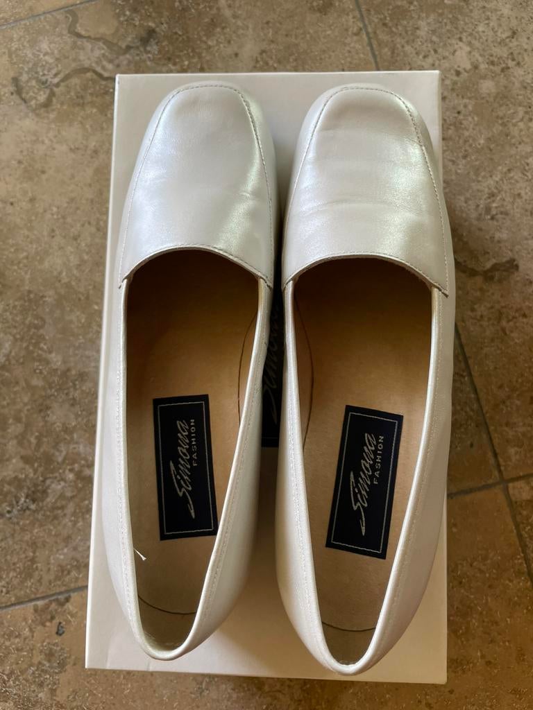 Prachtige comfortabele parelmoer lederen schoenen:NIEUW !, Ophalen, Nieuw, Wit, Instappers
