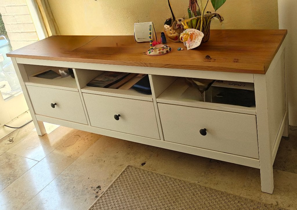 TV meubel wit gebeitst/lichtbruin 148x47x57, Ophalen, Gebruikt, 100 tot 150 cm, Minder dan 100 cm