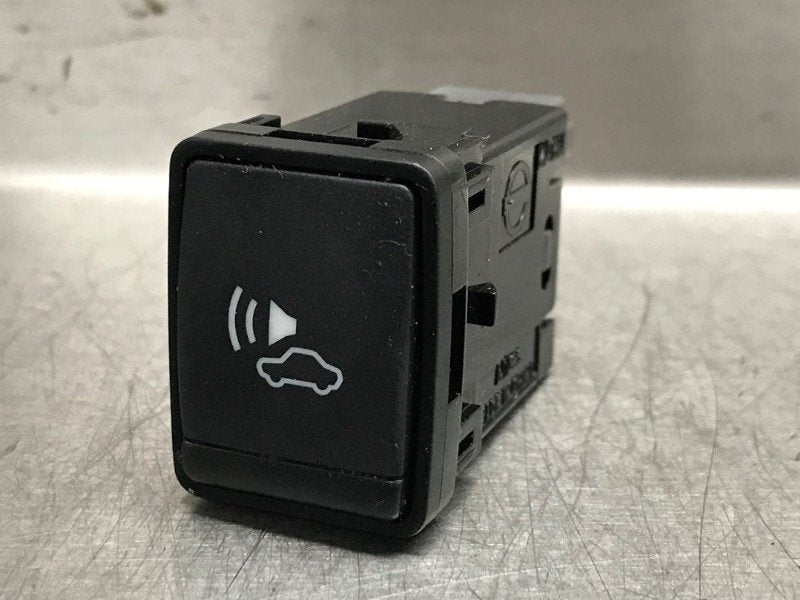 COMMUTATEUR DIVERS Nissan NV 200 (M20M) (|9828K2|), Dhr. M. Roggen, Stadsweg 37 37
9917 PV  WIRDUM GR., NL, Nissan, Utilisé
