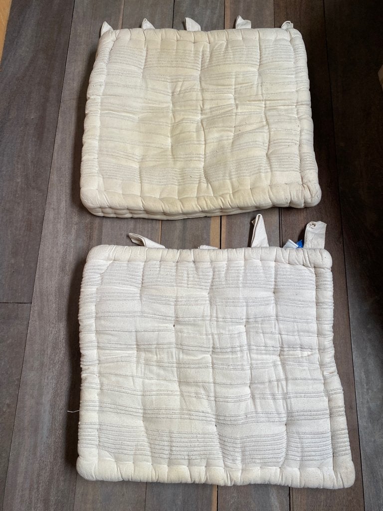 Tertio 3 Suisses 2x Coussin tapissier blanc crème 58x51cm, Autres types, Autres marques, 51 cm, Utilisé
