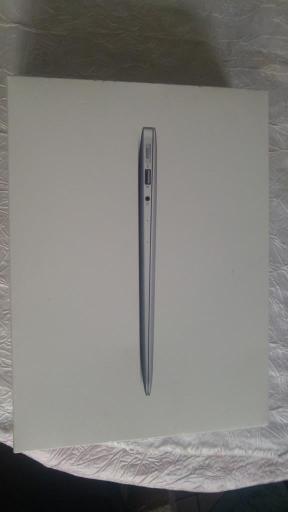 Apple Macbook Air 13 inch 8gb 128gb lege doos, MacBook