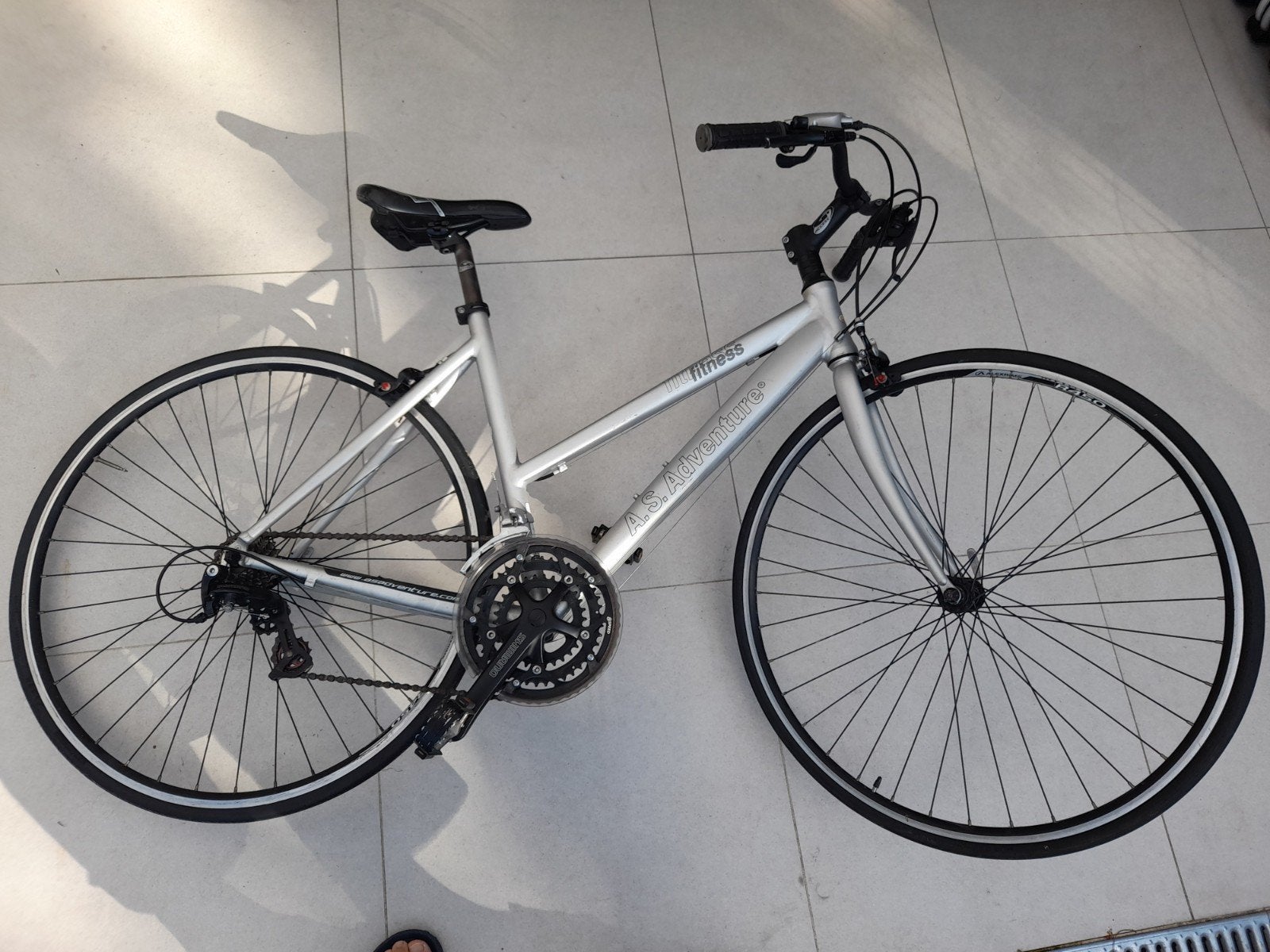 Al's nieuw fiets 28 inch werkt perfect, Vélos & Vélomoteurs, Vélos | Femmes | Vélos de sport & de randonnée, Enlèvement ou Envoi