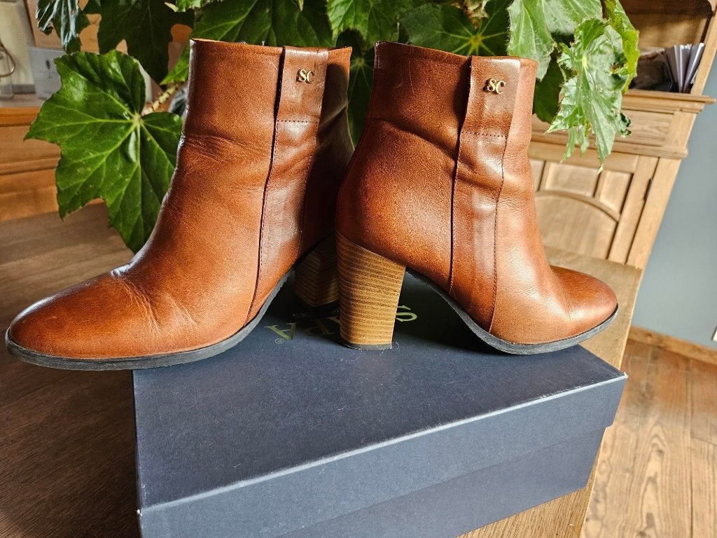 bruine enkellaarzen Scapa (39) zo goed als nieuw (NP 165€), Ophalen, Scapa, Bruin, Lage of Enkellaarzen
