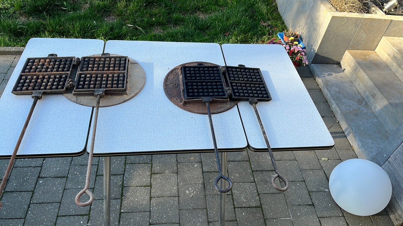 Deux. Gaufrier anciens., Antiquités & Art, Enlèvement
