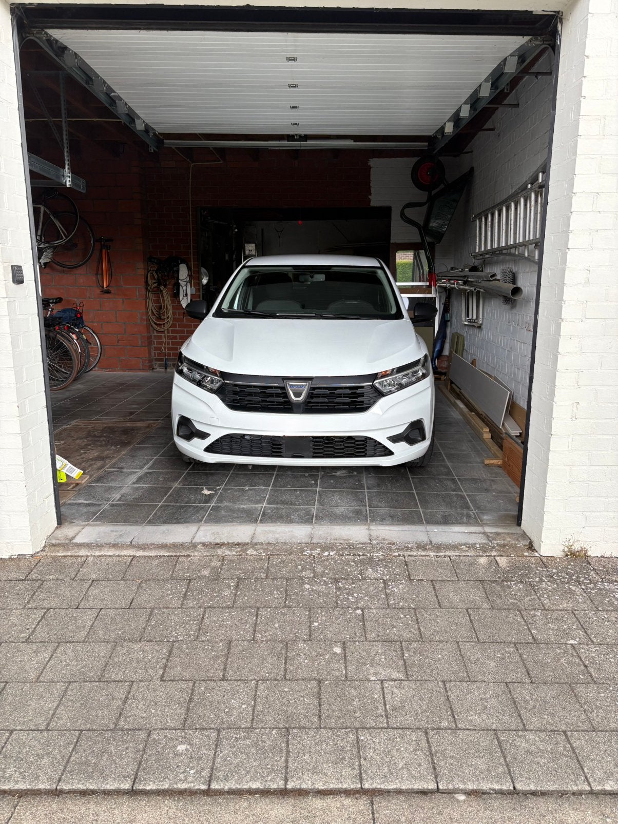 Dacia Sandero, Auto's, Dacia, Stof, Wit, Handgeschakeld, 5 deurs