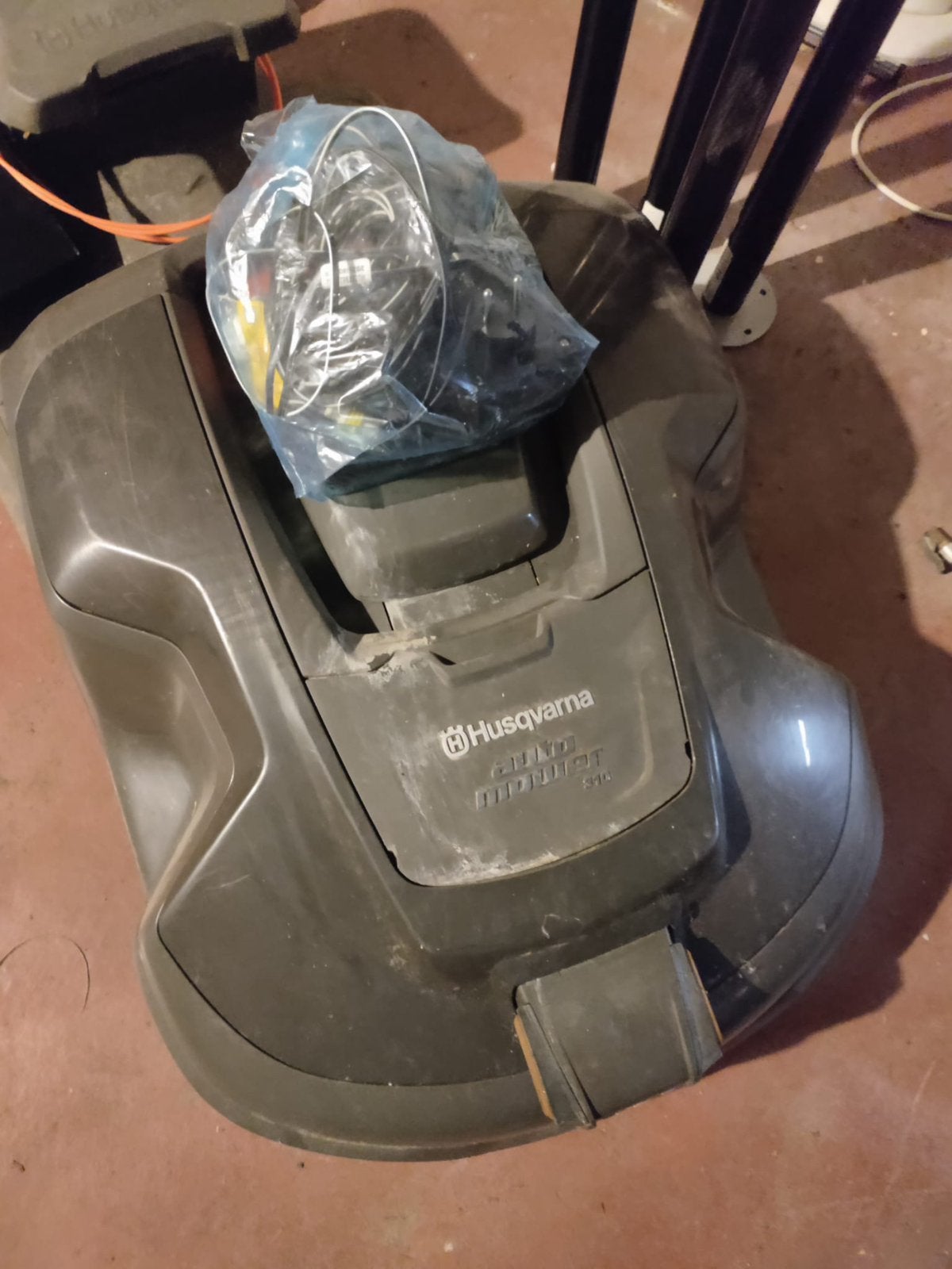 Robot tondeuse Husqvarna Automower 310, Enlèvement, Comme neuf
