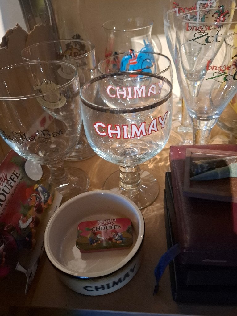 2 Chimay glazen zijn 2 verschillende   1 Chimay potje, Verzamelen, Ophalen of Verzenden, Zo goed als nieuw, Glas of Glazen, Overige merken