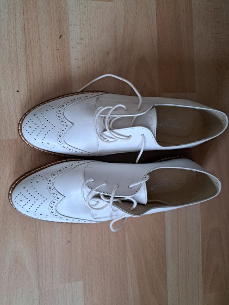Chaussures cyrillus couleur blanc état neuf pointure 38, Ophalen, Schoenen met lage hakken, Wit, Nieuw