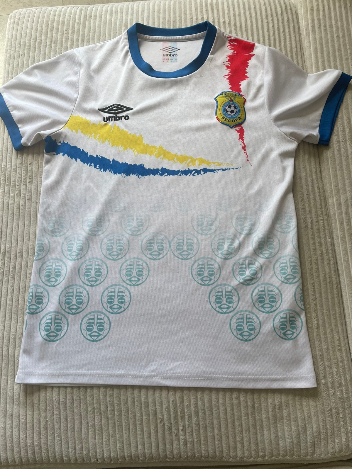 Maillot extérieur RD Congo Umbro 2023/24 – Léopards, Football, Enlèvement ou Envoi, Porté, Blanc