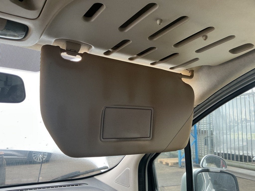PARE-SOLEIL Ford Transit Courier (|ET76A04109AA3AM1|), Autos : Pièces & Accessoires, Henry-Ford-Straße  1
50735  Köln, DE, Ford-Werke GmbH
