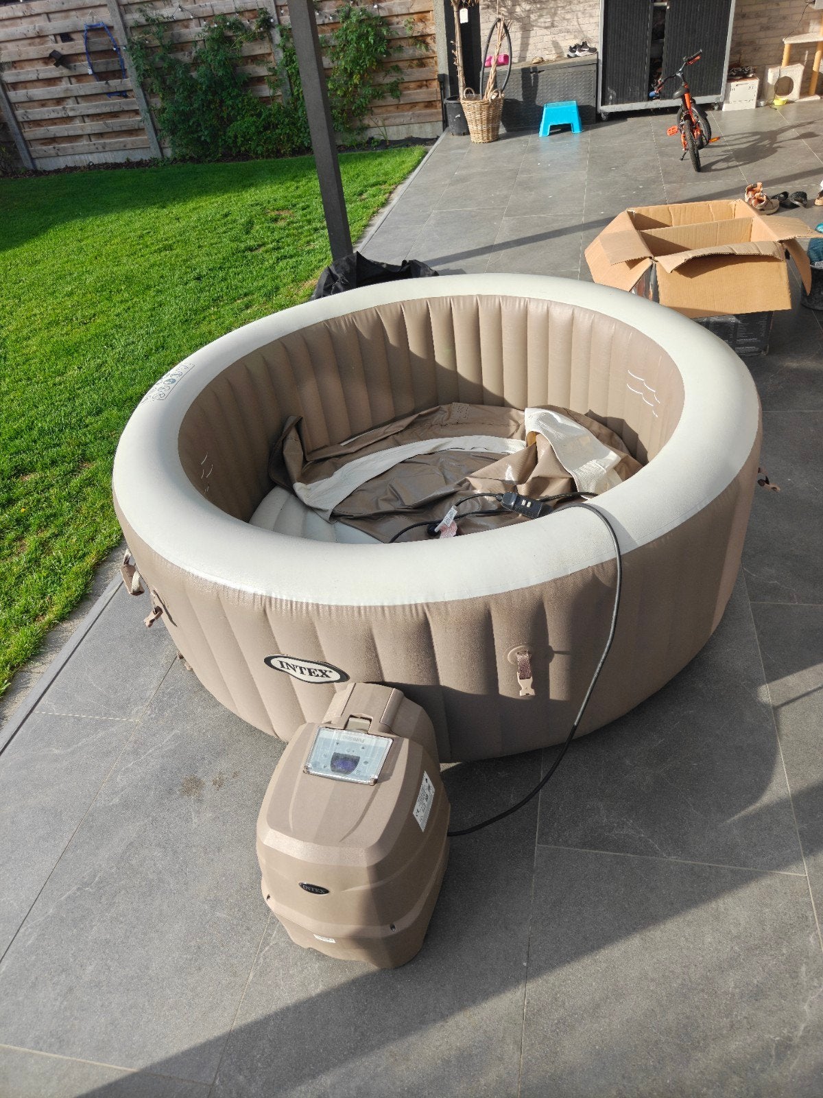 jacuzie, Jardin & Terrasse, Enlèvement ou Envoi