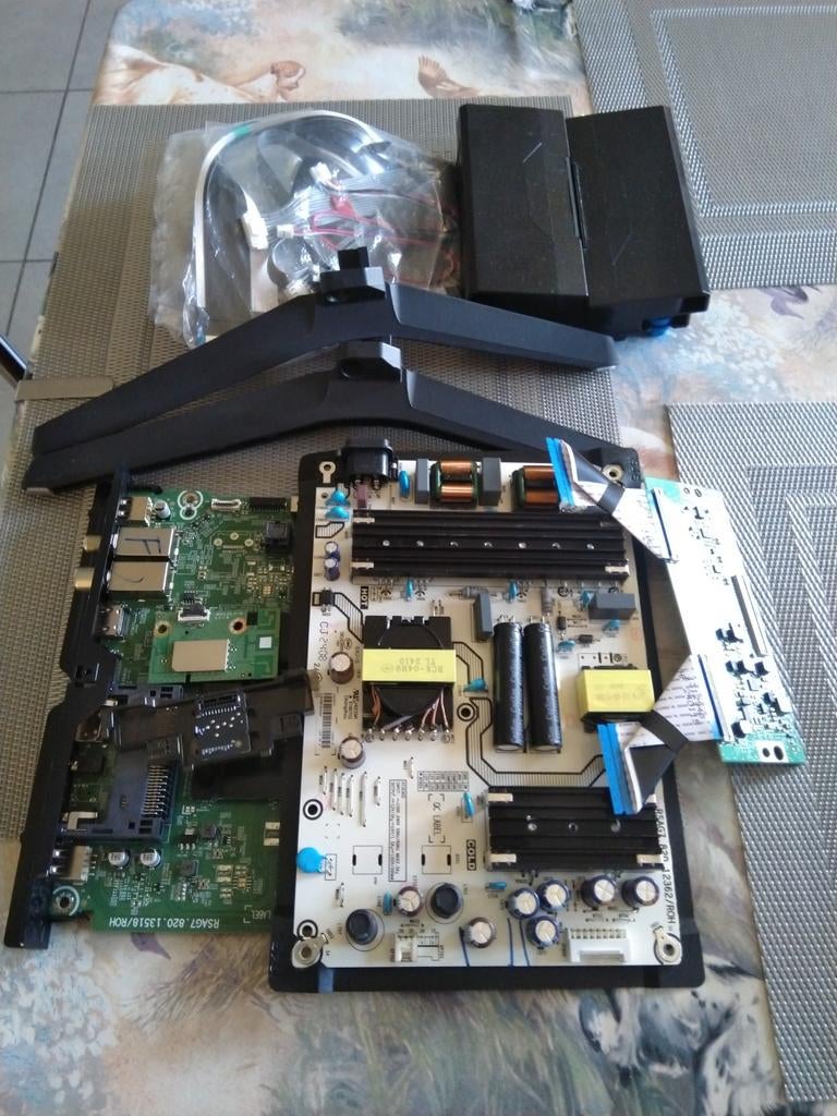 Onderdelen TV Hisense 65A6K van scherm stuk, Ophalen