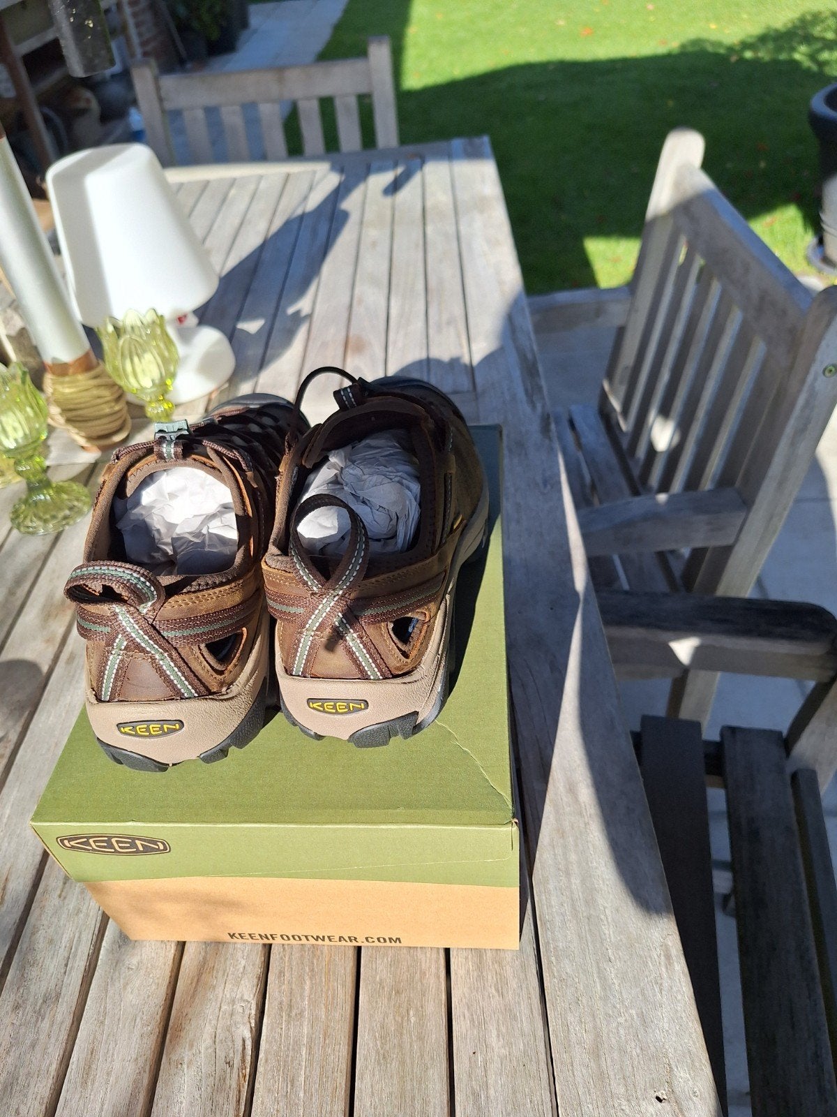 Keen wandelsandaal, Enlèvement