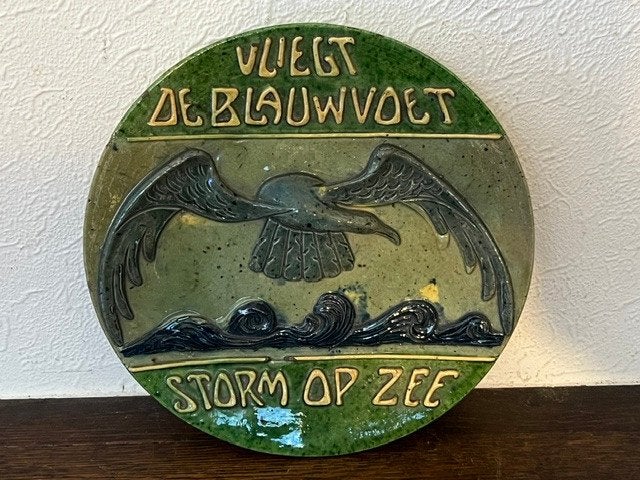assiette faïence flamande: Vliegt de Blauwvoet, storm op zee, Antiquités & Art, Antiquités | Céramique & Poterie, Enlèvement