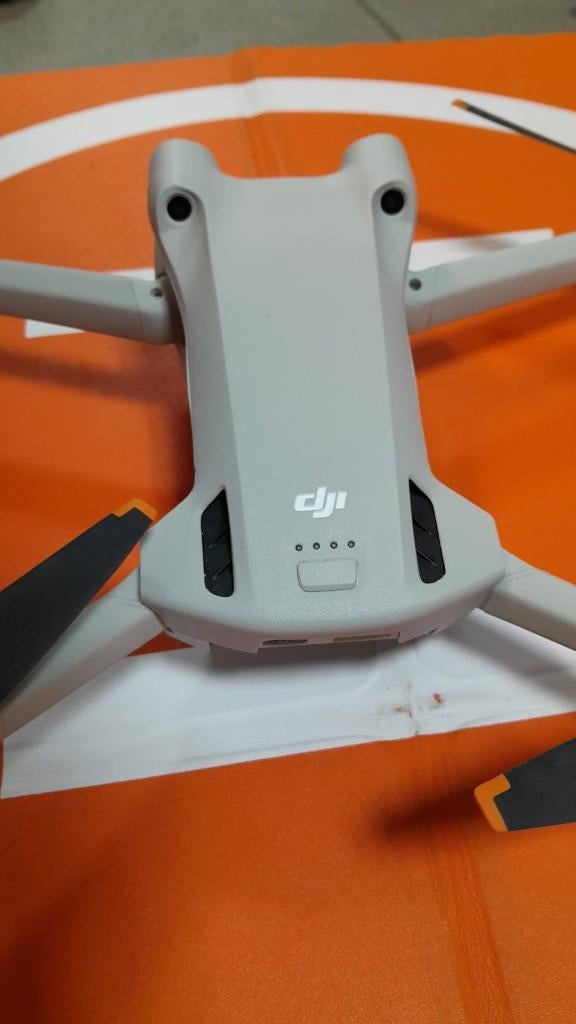 Drone DJI + Accessoires Télécommande, Batteries, Sacoche, Enlèvement ou Envoi