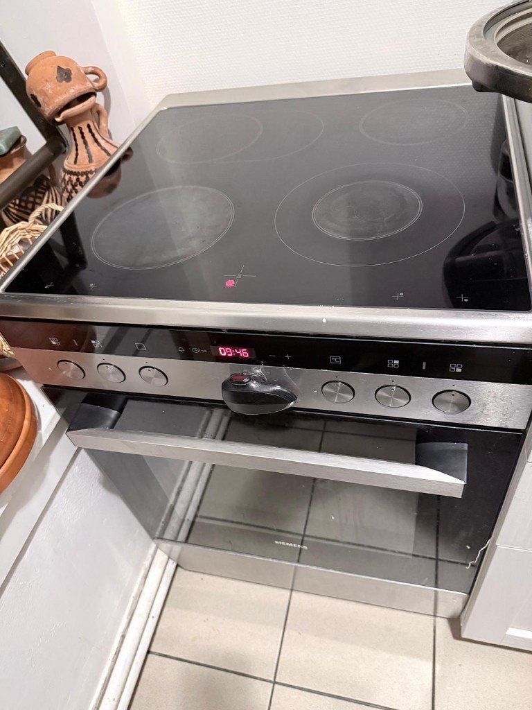 Cuisiniere electrique, Electroménager, Gril, 4 zones de cuisson, Comme neuf, Enlèvement