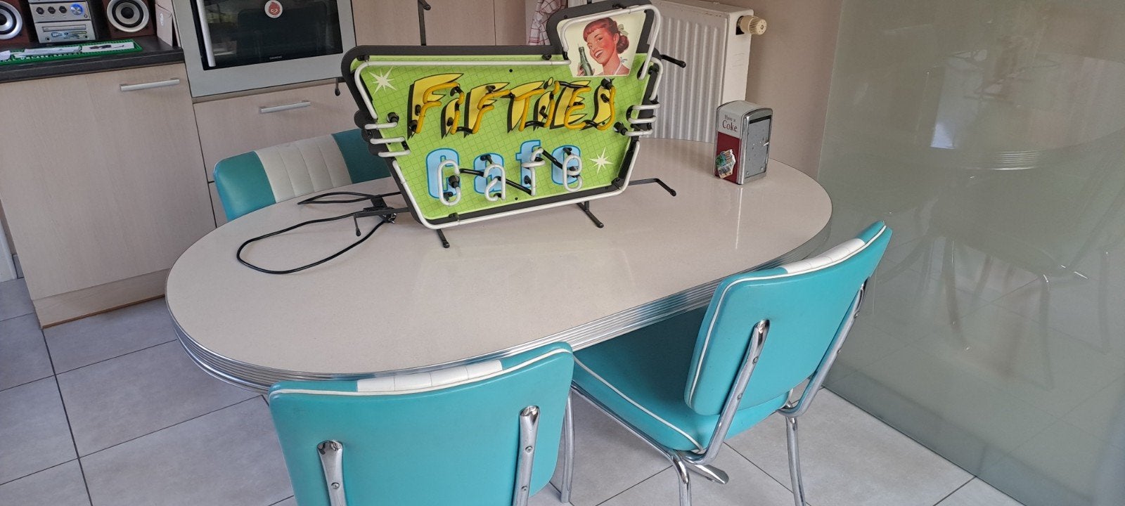 Neon reclame fifties cafe, Ophalen