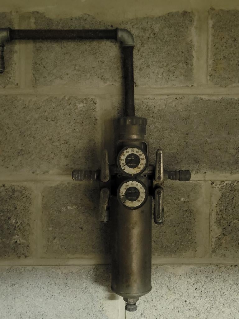 Ancien Régulateur/Filtre Air Industriel–Steampunk/Atelier, Industriel, Métal, Objet de décoration, Enlèvement
