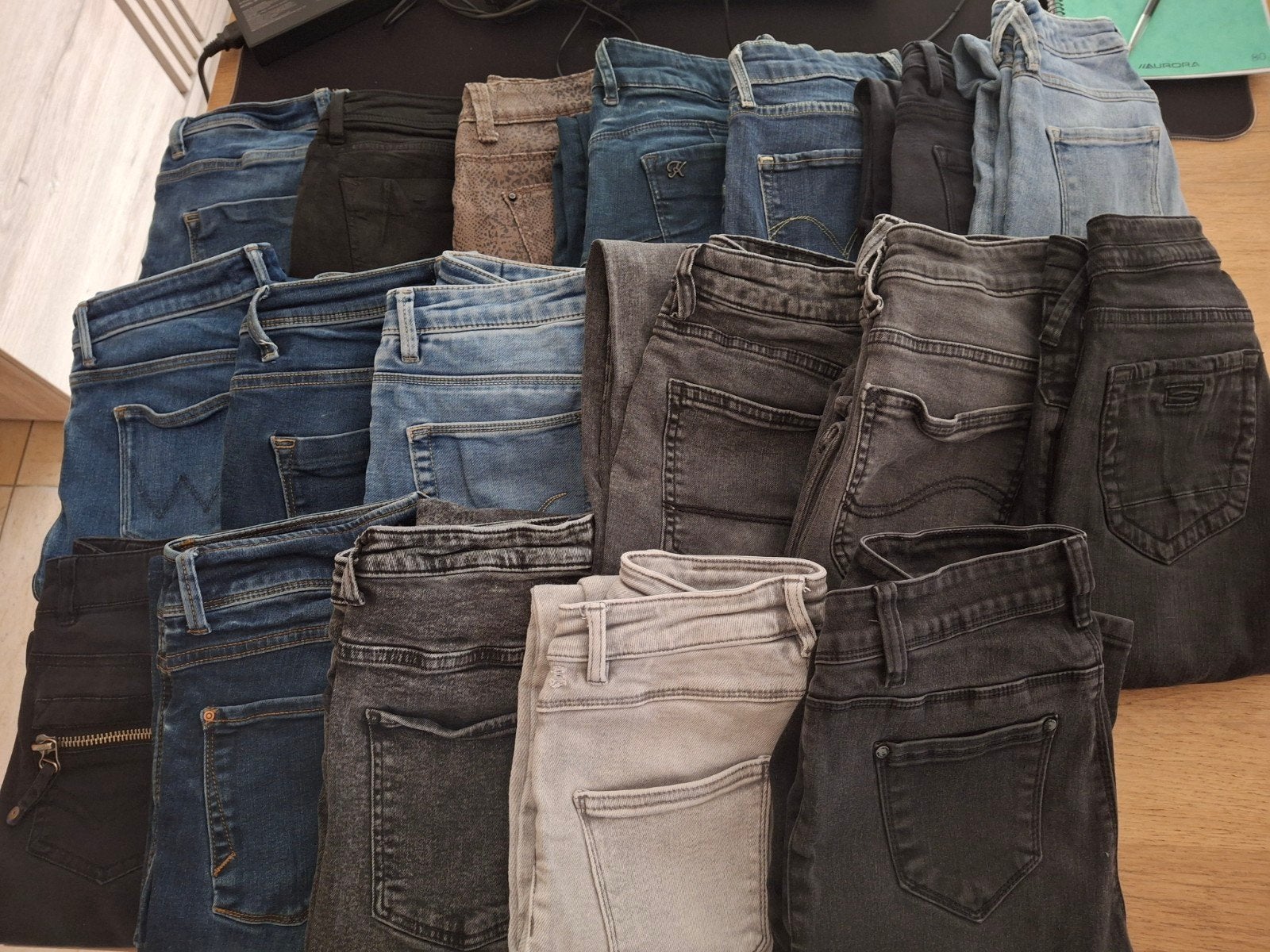 kledijpakket broeken dames Maten W:25/26/27 en L:30/32 Merk!, Kleding | Dames, Ophalen