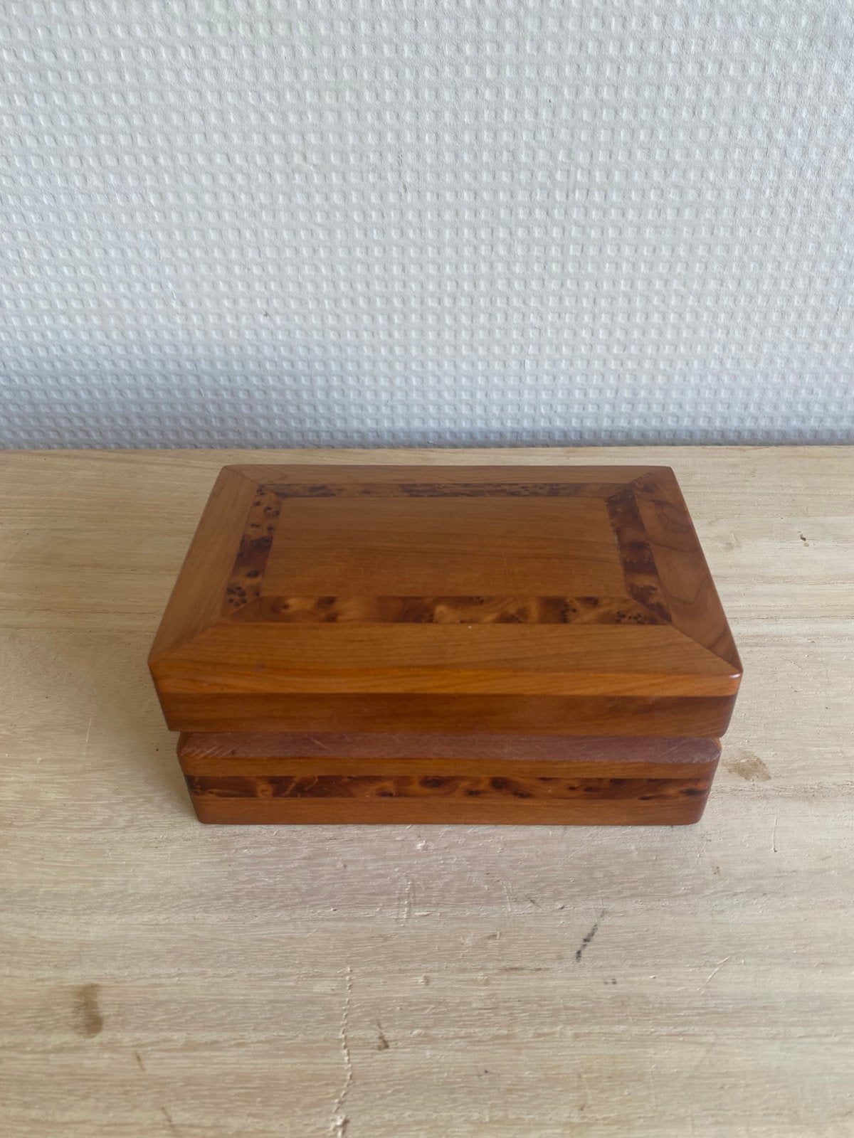 Boîte à bijoux en bois avec incrustation, Antiquités & Art, Antiquités | Accessoires de maison, Enlèvement ou Envoi