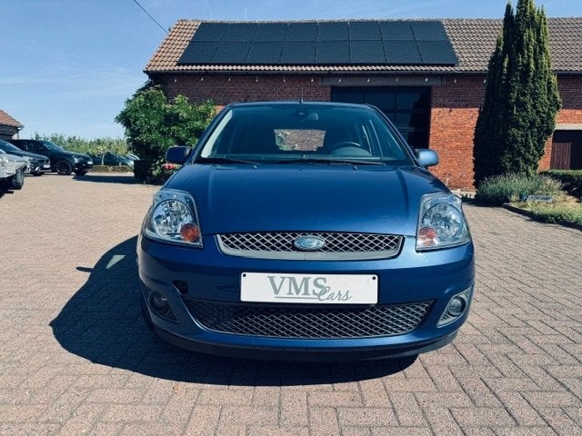 Ford Fiesta 1.4 Essence * Climatisation*Attelage de remorque, 144 g/km, Entreprise, Garantie prolongée, Boîte manuelle