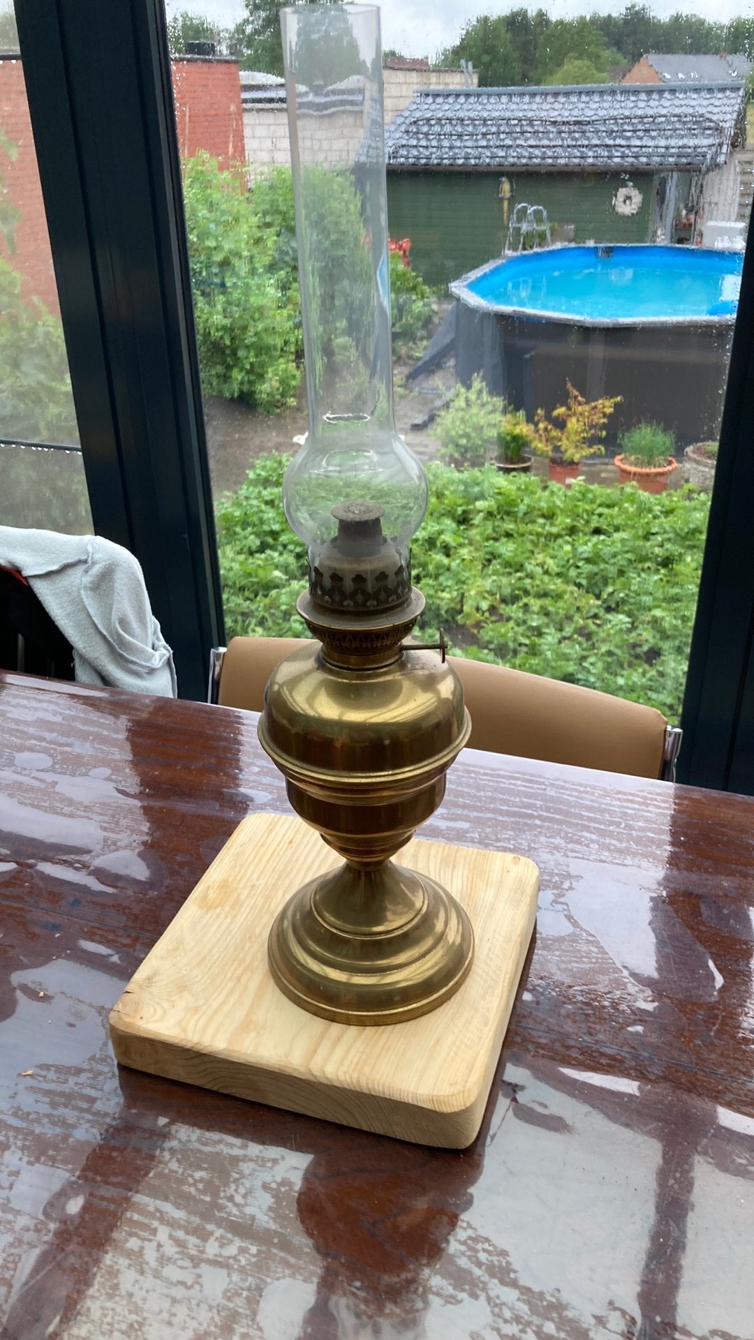 Antieke olielamp, Enlèvement