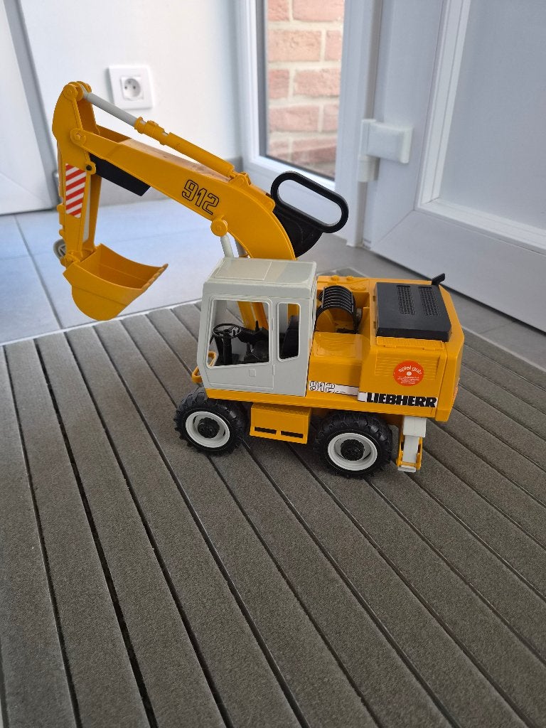 Pelle Liebherr BRUDER, Ophalen, Zo goed als nieuw