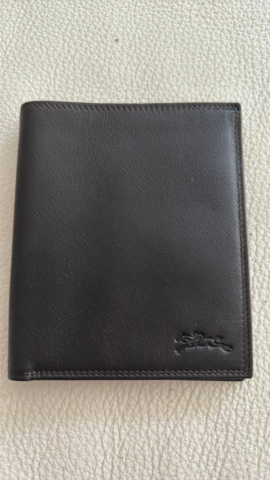 Longchamp donkerbruine verticale leren portemonnee, Handtassen en Accessoires, Bruin, Nieuw, Leder, Ophalen