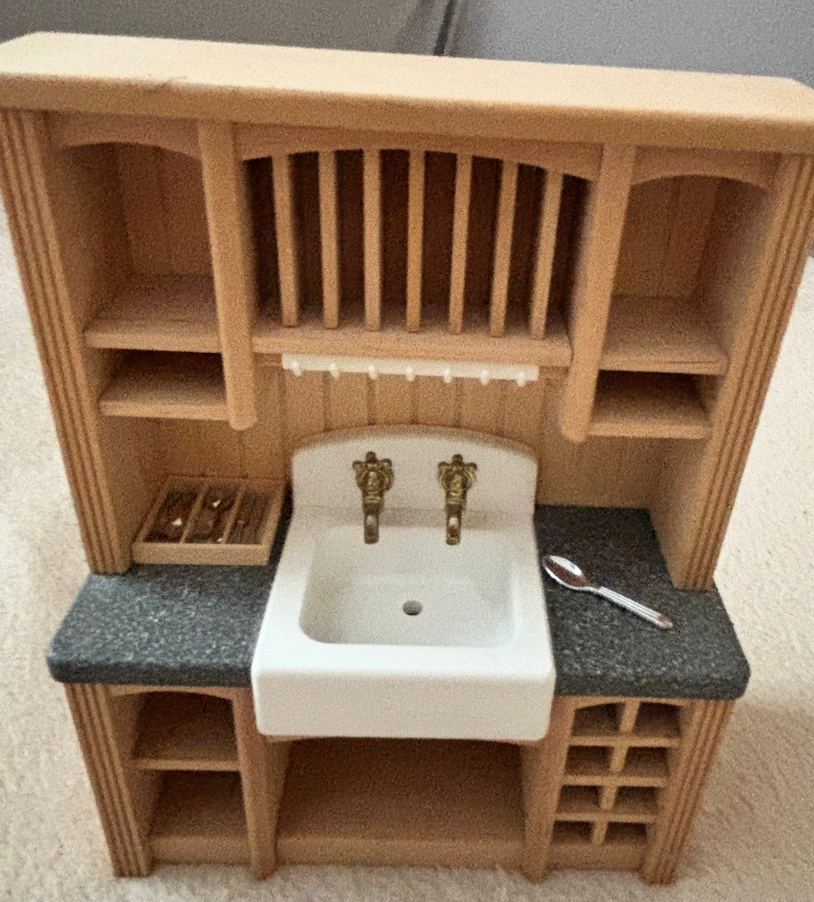 Vintage houten miniatuur keukenmeubel, Envoi, Comme neuf