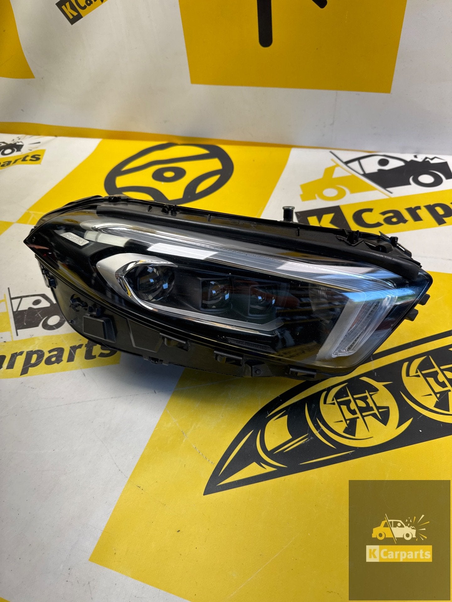 Phare multifaisceaux droit 2 modules Classe A W177 A17790654, Mercedes-Benz AG, Mercedes-Benz, Utilisé, Mercedesstrasse 120
70372  Stuttgart, DE