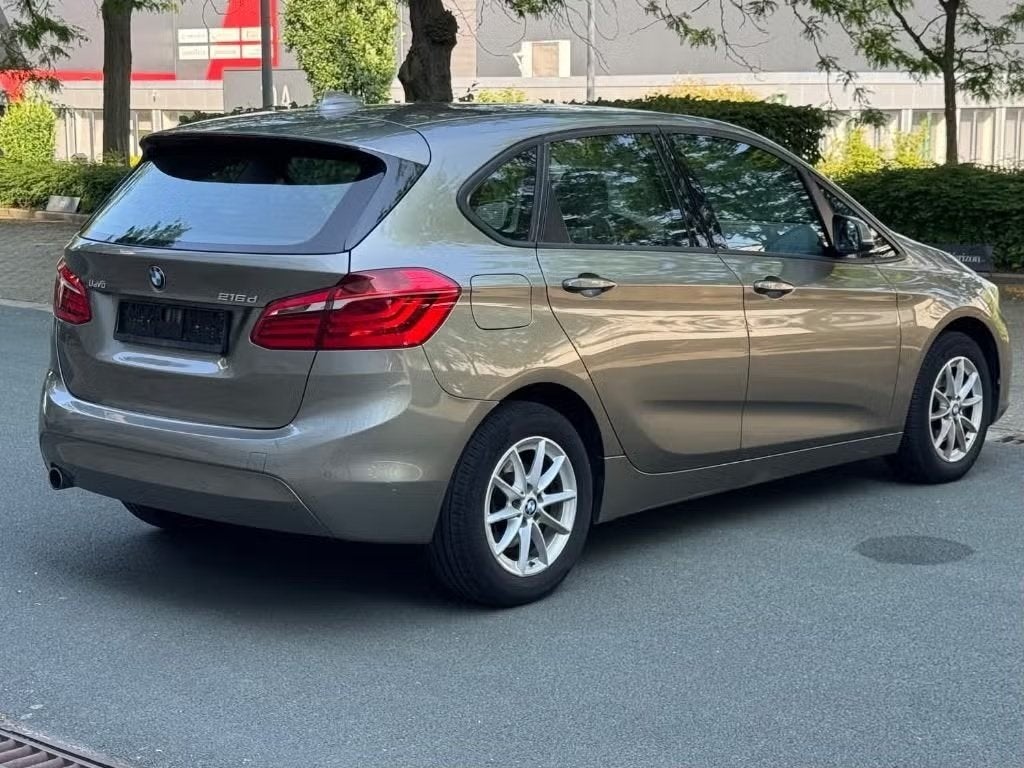 BMW 216d Active Tourer 2015 | Automatique, Auto's, Automaat, Monovolume, 103 g/km, 2 Reeks Active Tourer