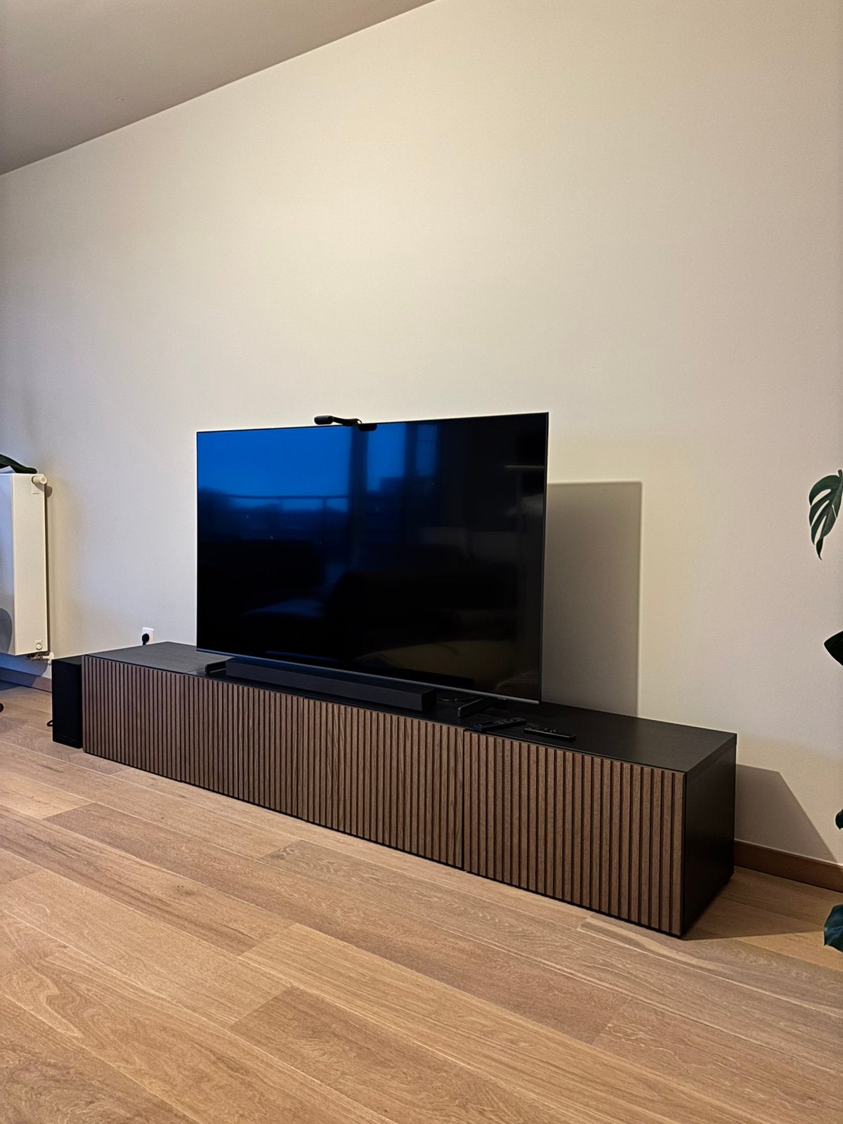 Meuble/meuble TV IKEA — placage en chêne teinté brun noir, Maison & Meubles, Enlèvement, Comme neuf